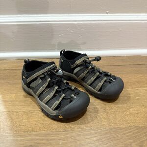 KEEN 'Newport H2' Black/Tan Washable Waterproof Hiking Sandals Big Kids Sz. 13